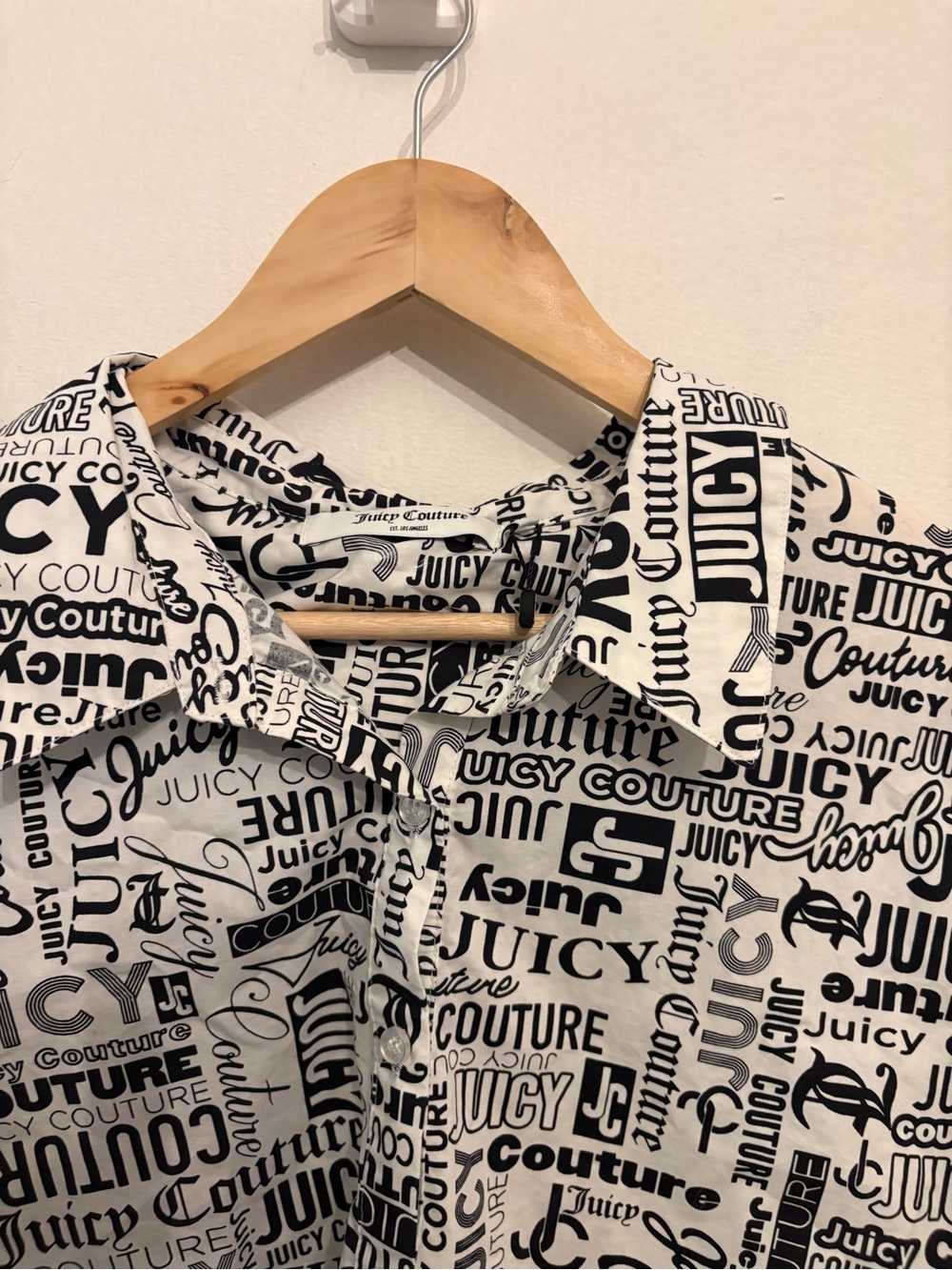 Juicy Couture Black & White Logo-Print Top with Tag Detail - Picture 4 of 4